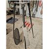 Image 4 : Adjustable Steel Tripod Grill with Hanging Grate