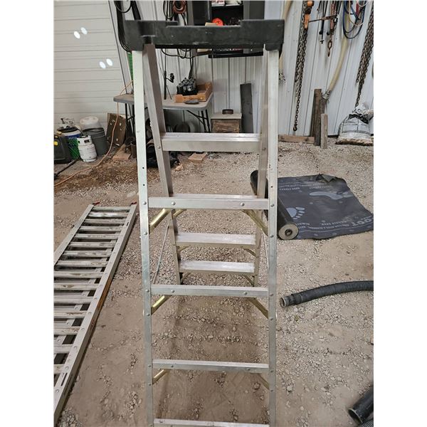 Industrial Lite 6 ft Aluminum Step Ladder with Plastic Tool Tray