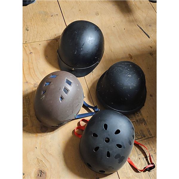 4 Helmets Assorted Styles and Colours, Mixed Use