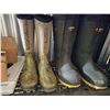 Image 1 : 4 Pairs Rubber and Winter Boots, Baffin and Mixed Brands, Mixed Sizes