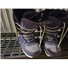 Image 4 : 4 Pairs Rubber and Winter Boots, Baffin and Mixed Brands, Mixed Sizes