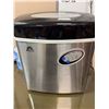 Image 1 : Igloo Countertop Ice Maker Stainless Steel with Digital Control Panel