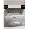 Image 2 : Igloo Countertop Ice Maker Stainless Steel with Digital Control Panel