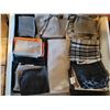 Image 1 : Kitchen Towels, Cloths, and Oven Mitts