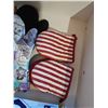 Image 4 : Kitchen Towels, Cloths, and Oven Mitts