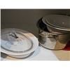 Image 4 : Pyrex Glass Pie Plates, Blue and Clear Glass