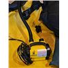 Image 2 : Camping Set: DuPont Hollofil Sleeping Bag, ESCORT Pillow, Airhead Inflator Pumpe