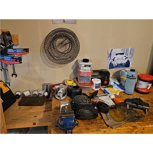 Wrenches, Oil Filters, Nails, Bolts, Work Gloves, Tools And Workshop Supplies