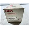 Image 2 : IDEC #EB3C-R16CD
