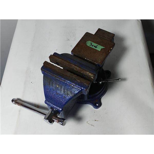 Mastercraft Swivel Base Bench Vise with Anvil