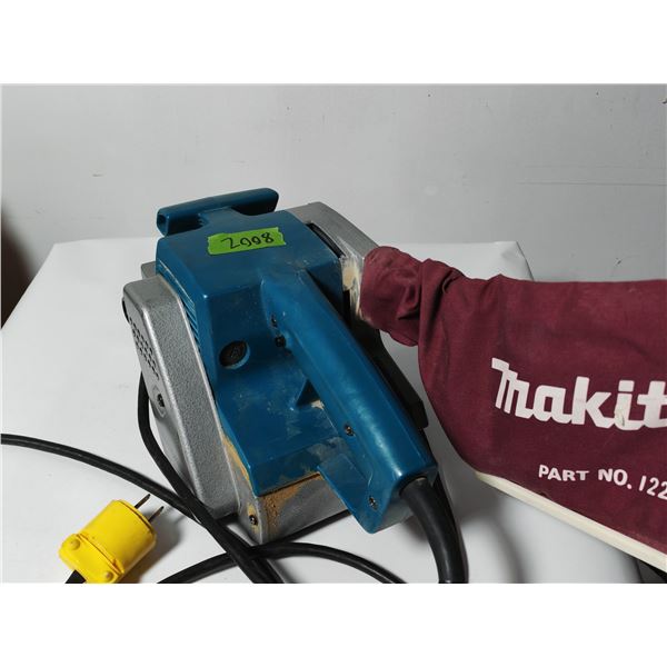 Makita 9924DB Corded Belt Sander with Dust Bag