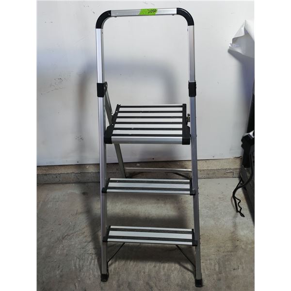 Aluminum Three-Step Folding Utility Ladder