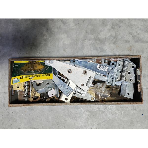 Heavy Duty Spring Hinges & Hardware in Metal Tray