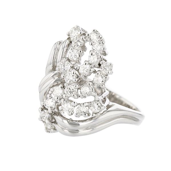 14K White Gold 0.85ctw Diamond Cluster Ring