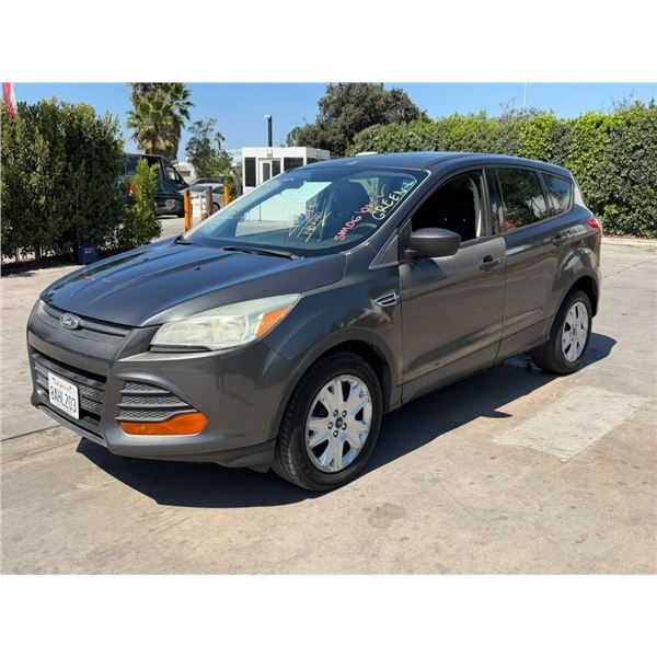 FORD  ESCAPE 2015 O/S-T SMOG-2 DAYS
