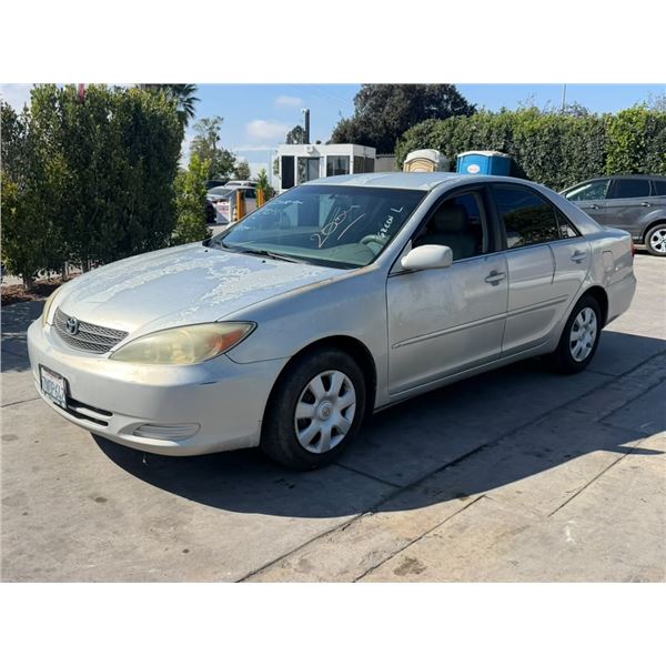 TOYT COROLLA 2004 SALV T/DONATION