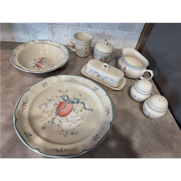 International Tableworks Marmalade Stoneware Set