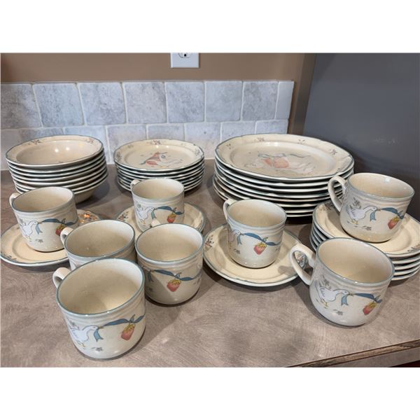 International China Tableworks Goose Dinnerware 8