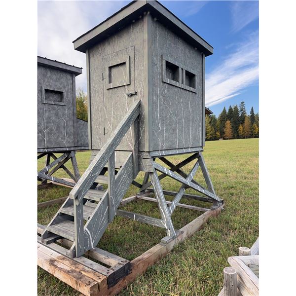 Insulated Elevated Wooden Hunting Blind on Skids