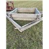 Image 4 : Solid One-Piece Wooden Planter Box