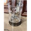 Image 6 : Kitchenware, Art Prints, and Baskets Lot