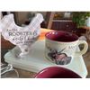Image 3 : Lot: Wildlife Mugs, Swirl Glass Plate, Tupperware