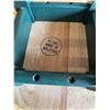 Image 6 : Wood Drop-Leaf Table With 2 Green Bar Stools