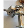 Image 4 : Landers Corona Table Clamp Hand Grinder