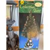 Image 4 : Solar Christmas Bear Stand & Unopened Tree