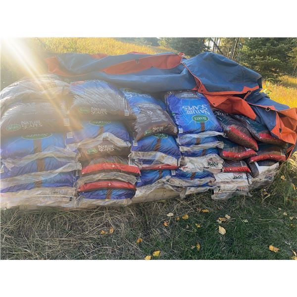 Approx. 60 Bags Scotts & Home Essentials Mulch