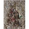 Image 1 : Shackles, Chains, Tow Hooks, Valve