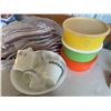 Image 1 : Corelle Bowl Set, Tupperware Bowls, Woven Rugs