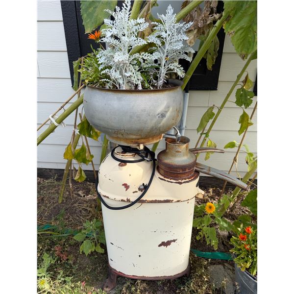 Vega Model AEJ8 Cream Separator Garden Decor