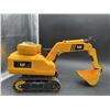 Image 2 : CAT Remote Control Excavator Toy Vehicle
