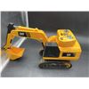 Image 4 : CAT Remote Control Excavator Toy Vehicle