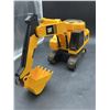 Image 5 : CAT Remote Control Excavator Toy Vehicle