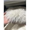 Image 3 : Mon Chateau Faux Fur Quad Rug, Ivory, 3 ft. 7 in. x 5 ft. 10 in.