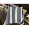 Image 3 : 15 Pack Assorted Blue And White Dish Cloths
