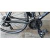 Image 10 : Giant Hybrid Bicycle ALUXX Frame with CONNECT Saddle and Cateye Computer