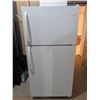 Image 2 : Frigidaire Top-Freezer Refrigerator White 27in W x 60in H