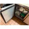 Image 10 : True TSM-72 Refrigerated Sandwich/Salad Prep Table (contents not included)