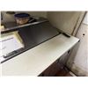 Image 2 : True TSM-72 Refrigerated Sandwich/Salad Prep Table (contents not included)