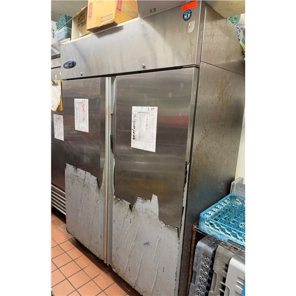 Hoshizaki CR2S-FS 2-Door Reach-In Refrigerator (contents not included)