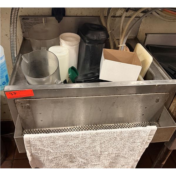 Eagle Group B2CT-18 1800 Series Underbar Cocktail Unit / Ice Bin 24" x 17.5" x 30"H (contents not in
