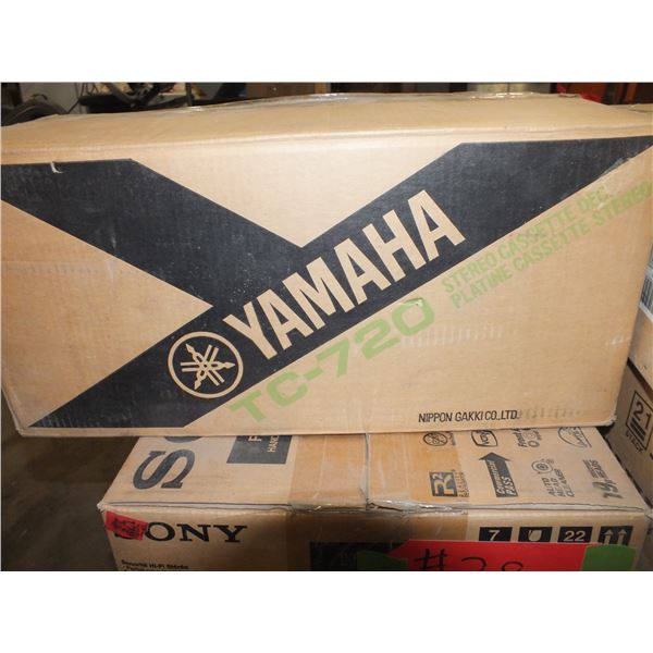 Yamaha TC-720 Stereo Cassette Desk