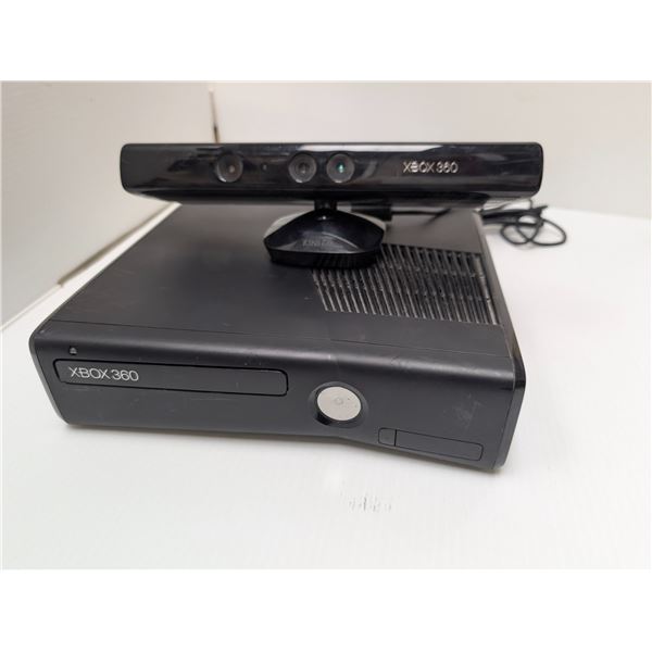 LOT OF XBOX 360 AND KINNECT *MISSING POWER CABLE & GAMEPADS*