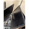 Image 6 : LOT OF 9 ASSORTED MONITORS
