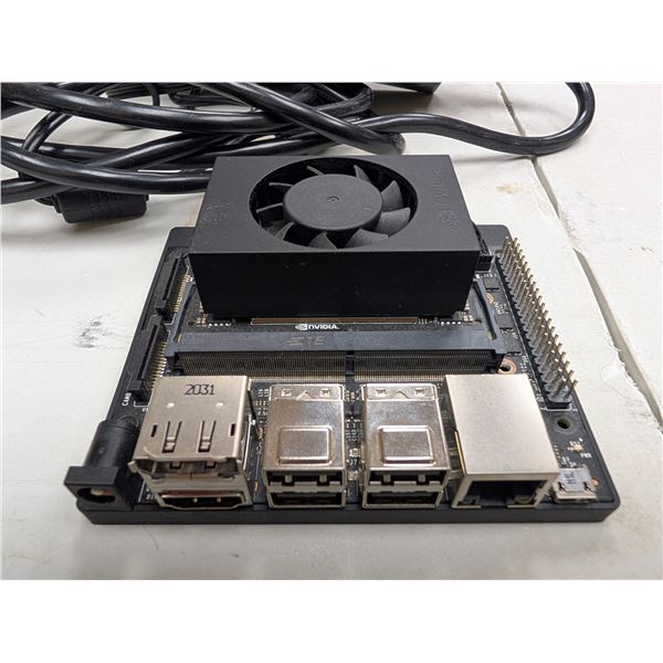 nVIDIA JETSON XAVIER NX MINI COMPUTER ARM64 (6-CORE) 8G 128G MicroSD LINUX