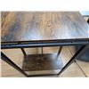 Image 5 : BUREAU AVEC PRISE ELECTRIQUE / USB-A 43"x24"x40"