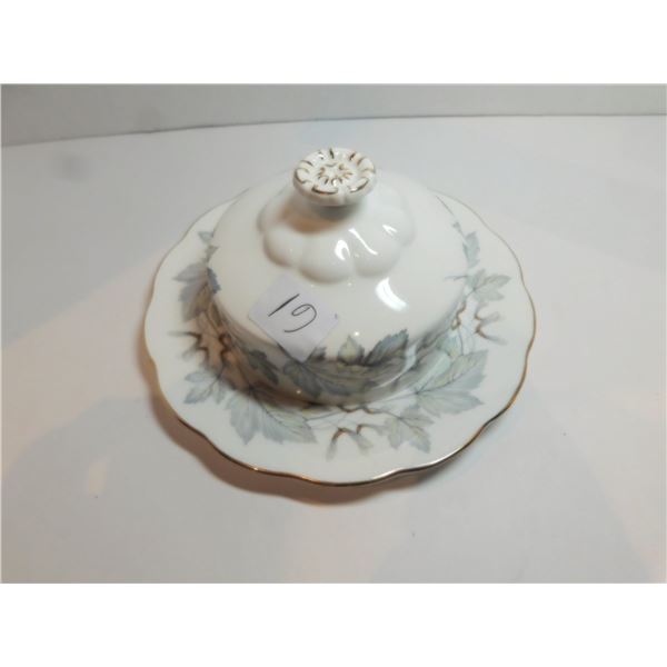 ROYAL ALBERT, SILVER MAPLE, BUTTERDISH, EXCELLENT CONDTION